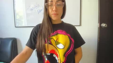 Snapshot of squirttati33 chatting on 7, 10, 2025 Tati online show from 7, 10, 2025