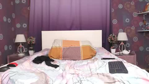 Snapshot of squirtyjess chatting on 14, 2, 2025 just Jess online show from 14, 2, 2025