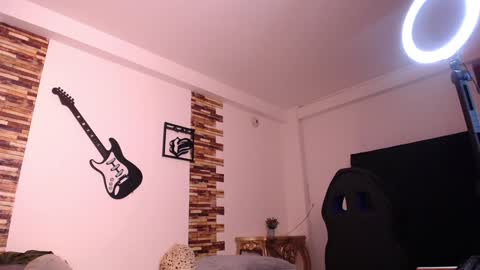 Srta. Fox online show from 12, 1, 2025