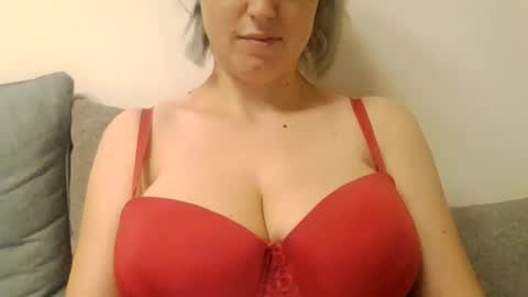 Amelly online show from 2, 2, 2026