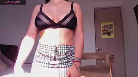TWstacymalibu110 online show from 19, 10, 2025