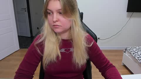 Snapshot of stacy_miraclee chatting on 12, 12, 2024 Stacy online show from 12, 12, 2024