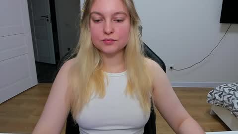 Snapshot of stacy_miraclee chatting on 15, 12, 2024 Stacy online show from 15, 12, 2024