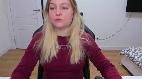 Snapshot of stacy_miraclee chatting on 5, 1, 2025 Stacy online show from 5, 1, 2025