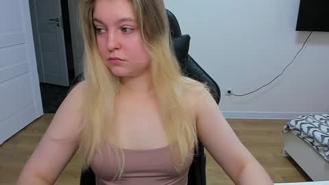 Snapshot of stacy_miraclee chatting on 8, 1, 2025 Stacy online show from 8, 1, 2025