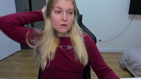 Snapshot of stacy_miraclee chatting on 12, 1, 2025 Stacy online show from 12, 1, 2025