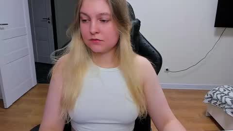 Snapshot of stacy_miraclee chatting on 11, 3, 2025 Stacy online show from 11, 3, 2025
