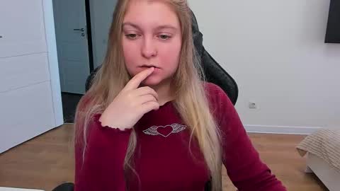 Snapshot of stacy_miraclee chatting on 29, 9, 2025 Stacy online show from 29, 9, 2025