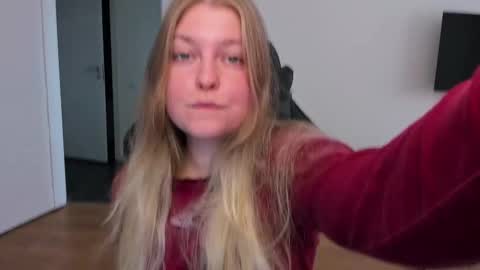 Snapshot of stacy_miraclee chatting on 3, 10, 2025 Stacy online show from 3, 10, 2025