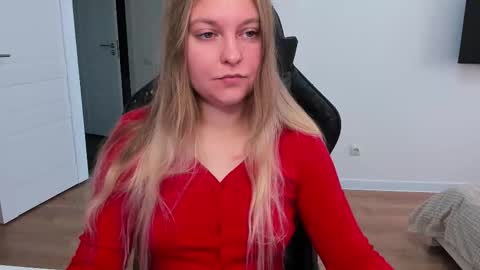 Snapshot of stacy_miraclee chatting on 19, 10, 2025 Stacy online show from 19, 10, 2025