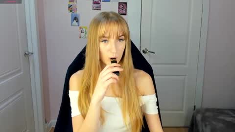 Snapshot of stacy_riiver chatting on 23, 12, 2024 Stacy Mon Tue Wed Thu Fri Sun GMT GMT 3 1000am - 0400pm  online show from 23, 12, 2024