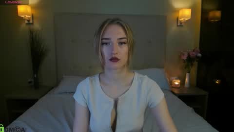 Stacy Mon Tue Wed Thu Fri Sun GMT GMT 3 1000am - 0400pm  online show from 17, 12, 2025