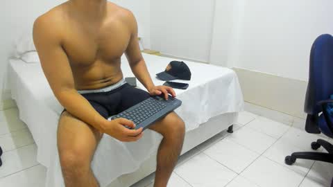 stand_boy01 online show from 16, 11, 2025