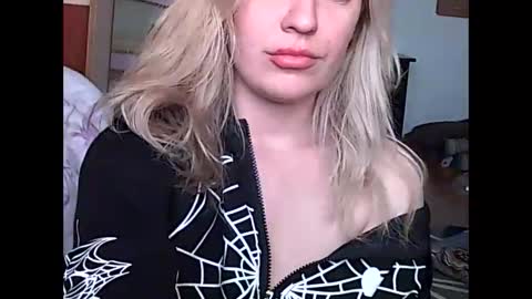 Snapshot of starlesseyes chatting on 5, 11, 2025 starlesseyes online show from 5, 11, 2025