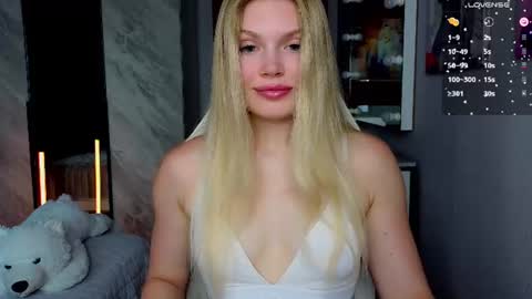 Snapshot of starlight_2004 chatting on 7, 7, 2026 Caroline online show from 7, 7, 2026