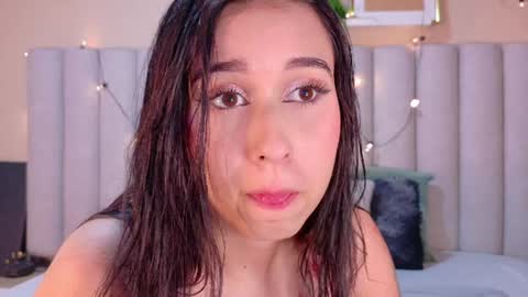 Snapshot of starrmoon__ chatting on 23, 6, 2026 M O O N online show from 23, 6, 2026