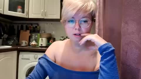 Snapshot of stasya_07 chatting on 15, 10, 2025 Stasya online show from 15, 10, 2025