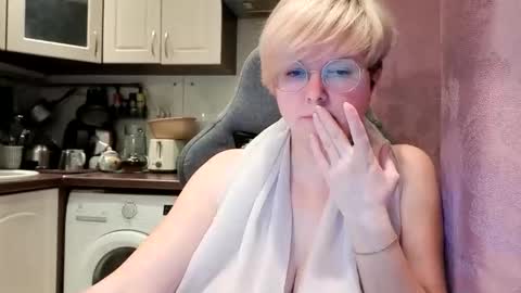 Snapshot of stasya_07 chatting on 2, 2, 2026 Stasya online show from 2, 2, 2026