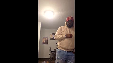 Snapshot of stayinalive1992 chatting on 16, 12, 2025 stayinalive1992 online show from 16, 12, 2025