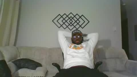 Snapshot of stayinalive1992 chatting on 19, 12, 2025 stayinalive1992 online show from 19, 12, 2025