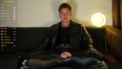 Snapshot of steevemuscle chatting on 21, 2, 2025 Steeve online show from 21, 2, 2025