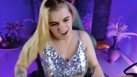 Snapshot of stef_nicks chatting on 16, 10, 2025 stef_nicks online show from 16, 10, 2025