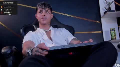 Snapshot of stefan_wonder_ chatting on 8, 2, 2025 Wonder online show from 8, 2, 2025