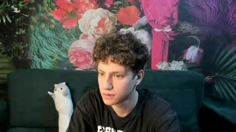 Esrefan online show from 12, 4, 2026