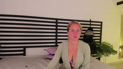 Stefanny   online show from 14, 1, 2025