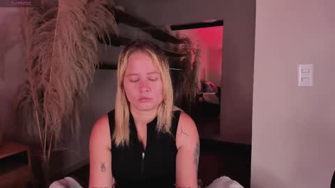 Stefanny   online show from 11, 3, 2025