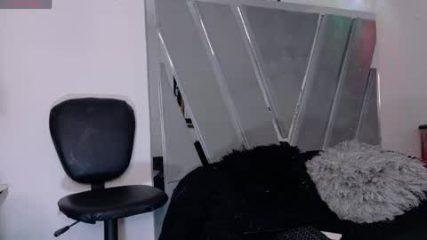 Snapshot of stefannym chatting on 19, 4, 2026 Stefy Milf online show from 19, 4, 2026