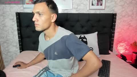 stefany_pablo1 online show from 3, 2, 2025