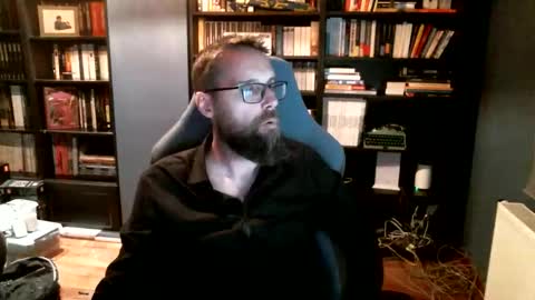 Snapshot of stefffg chatting on 12, 10, 2025 MeStef online show from 12, 10, 2025