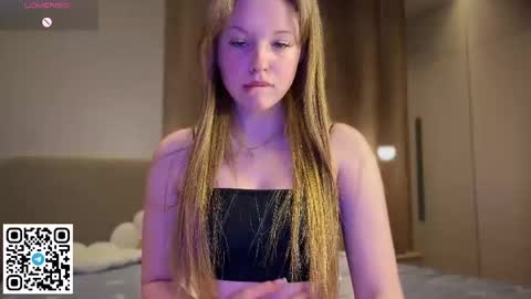 STEFI  Streams every day from 10 PM GTM1  online show from 18, 5, 2026