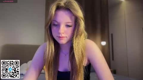 STEFI  Streams every day from 10 PM GTM1  online show from 8, 6, 2026