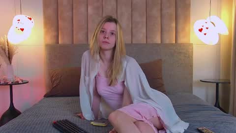 Stefie online show from 2, 4, 2026