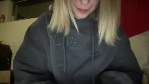 Snapshot of stefy_glow chatting on 19, 2, 2025 stefy_glow online show from 19, 2, 2025