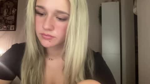 Snapshot of stellaraexox chatting on 1, 2, 2025 stellaraexox online show from 1, 2, 2025