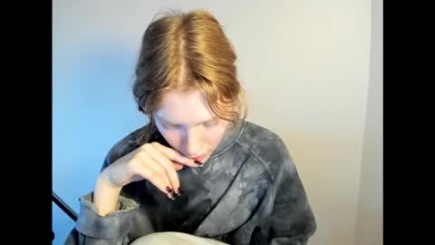 S T E L L A online show from 21, 11, 2025