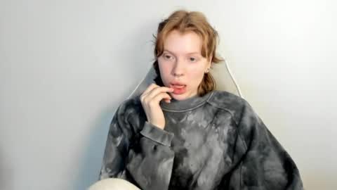 S T E L L A online show from 10, 3, 2026