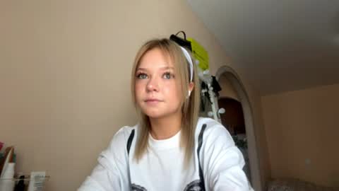 Snapshot of stephanelangmyer chatting on 30, 3, 2026 k-k-k-Kate online show from 30, 3, 2026