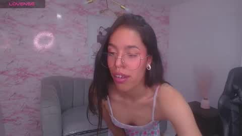 Stephania online show from 8, 1, 2025