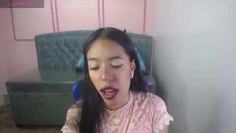 Stephania online show from 3, 3, 2025