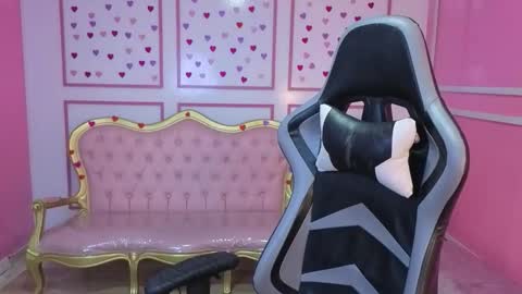 Stephania online show from 9, 9, 2025