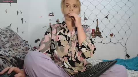 Stephanie   online show from 2, 10, 2025