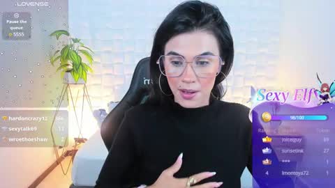 S T E P H A N Y A online show from 28, 1, 2025