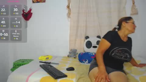 Snapshot of stepmom_slut_50_ chatting on 22, 12, 2024 Angie mature online show from 22, 12, 2024