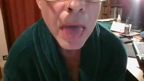 stevejm3740 online show from 22, 12, 2024