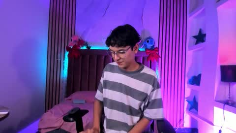 Sthepano  online show from 13, 12, 2025