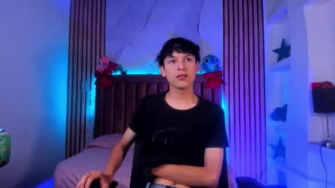 Sthepano  online show from 17, 12, 2025